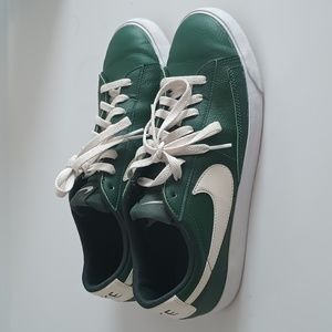 Nike Tennis Shoes